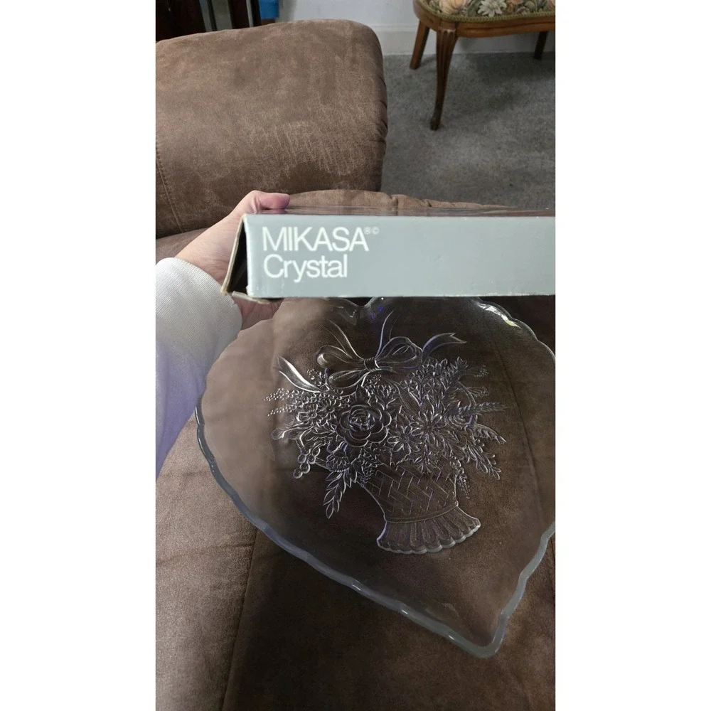 Mikasa Endearment Heart Platter 12